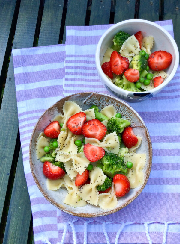 RETSEPT | Pastasalat maasikatega 🍓