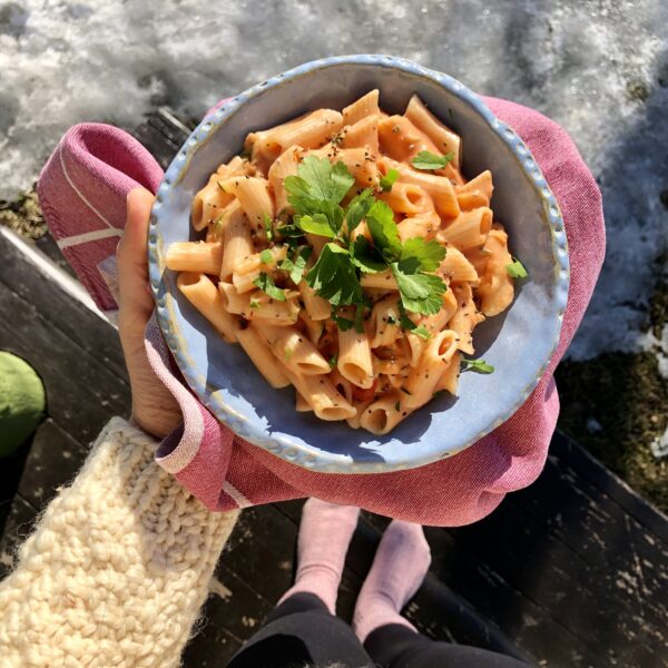 Näputoit-retsept-pasta-kookosese-tomatikastmega